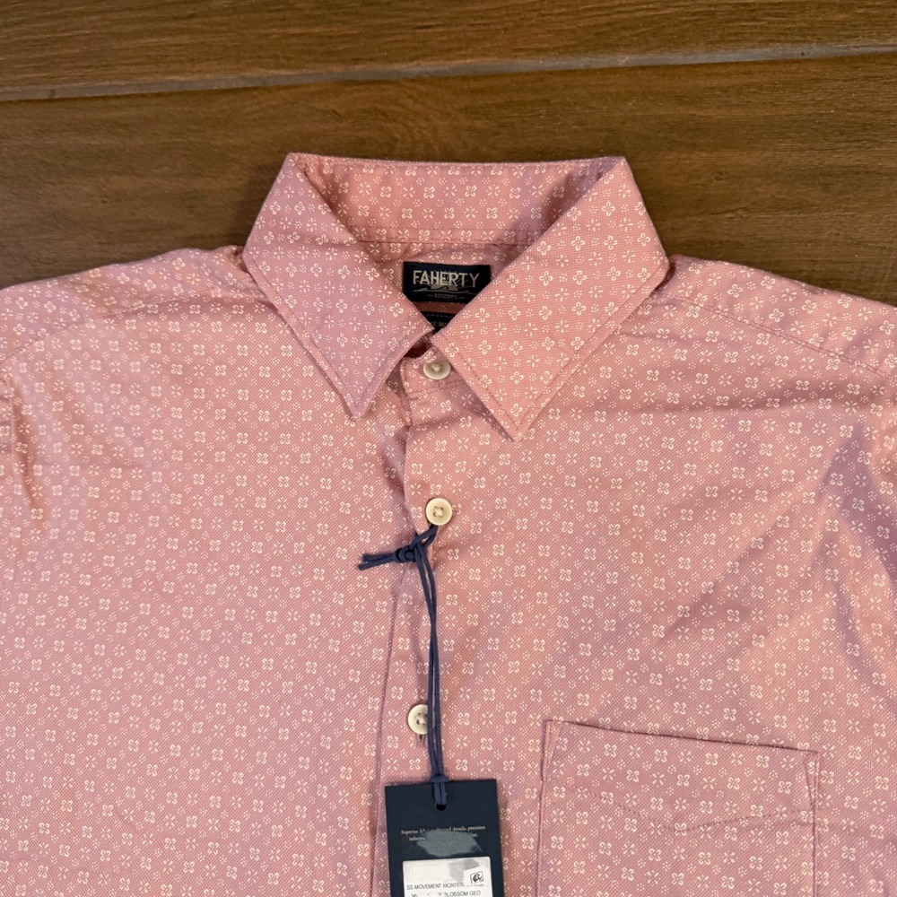 Faherty Reserve The Movement Shirt Mens Small Pink Blossom Geo Short Sleeve NWT